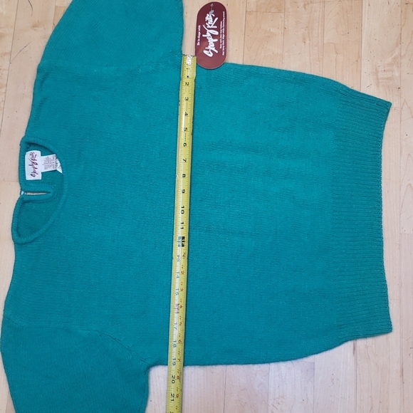 Shapely Knits - Picture 5 of 8